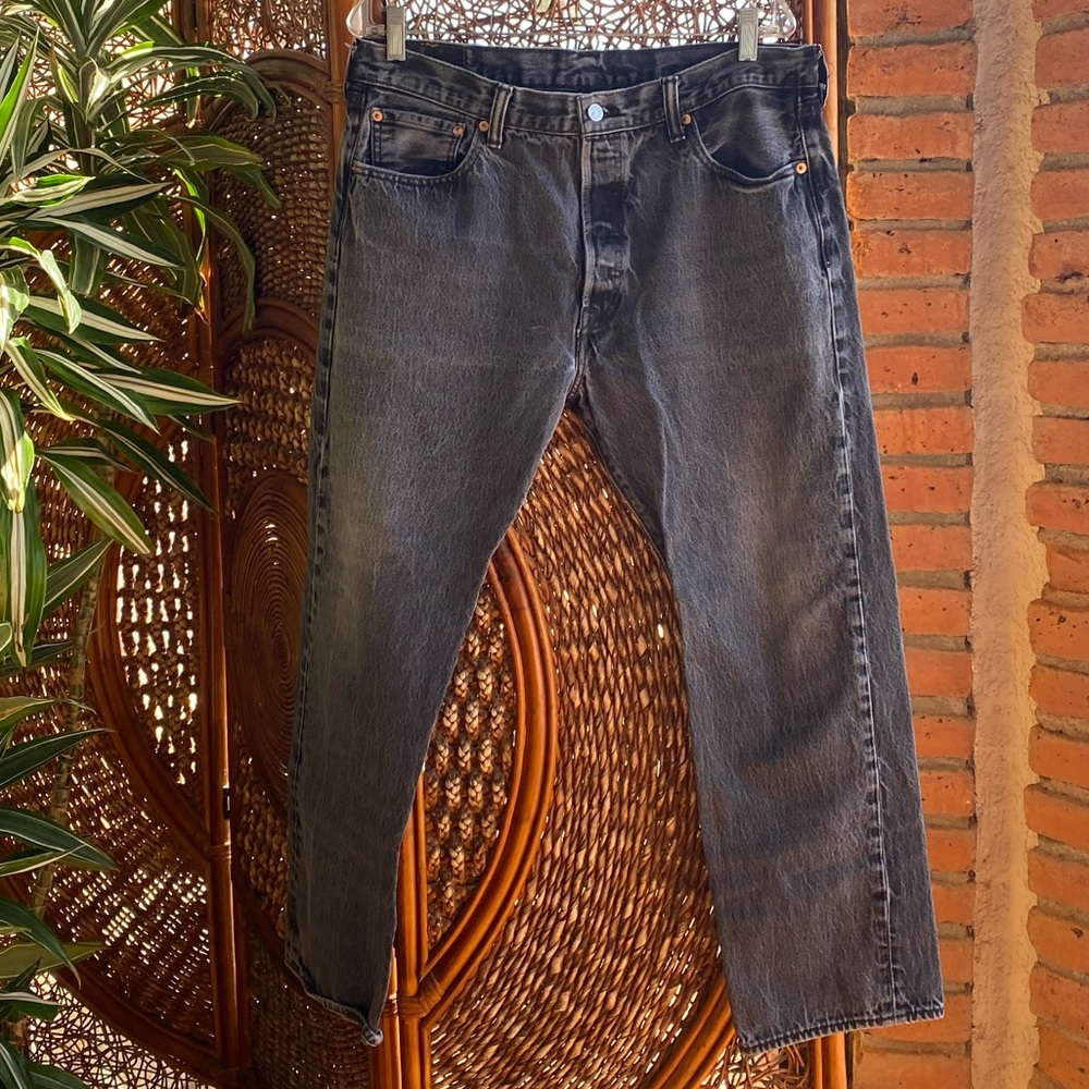 Levi's 501 Men's 36/29 Distressed Black Straight Jeans